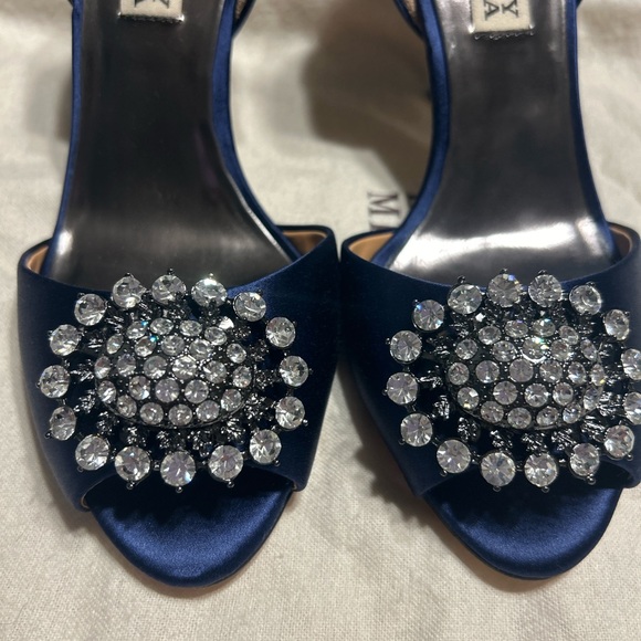 Bagdley Mischka Navy Blue Satin Lacie Pump Size 6M - Picture 3 of 8